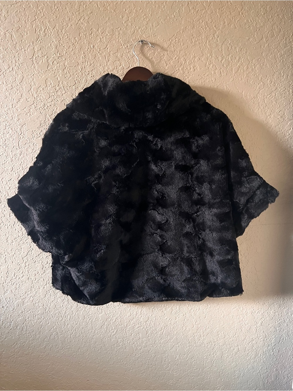 M WD.NY Black Faux Fur Short Cape Open Front